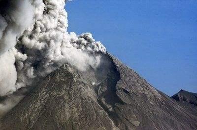 探索火山奇观：最新壮丽喷发盛况报道