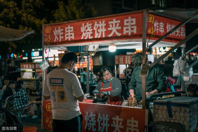 街头热销小吃新花样，精彩摊位实拍大集合